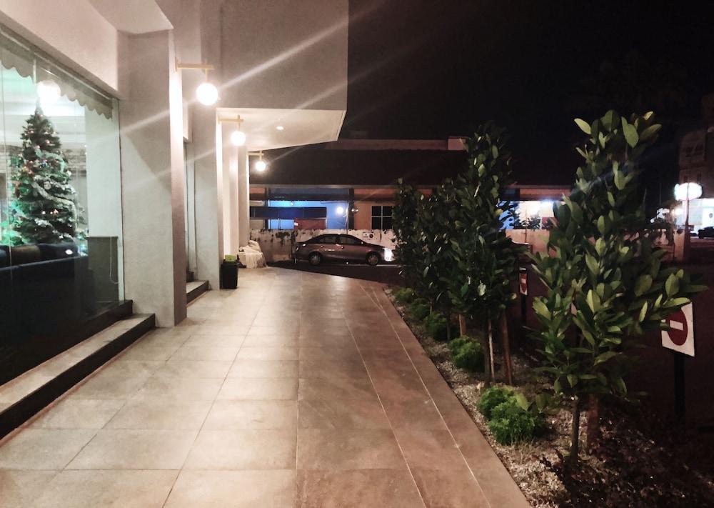 Legend Inn Taiping Eksteriør billede